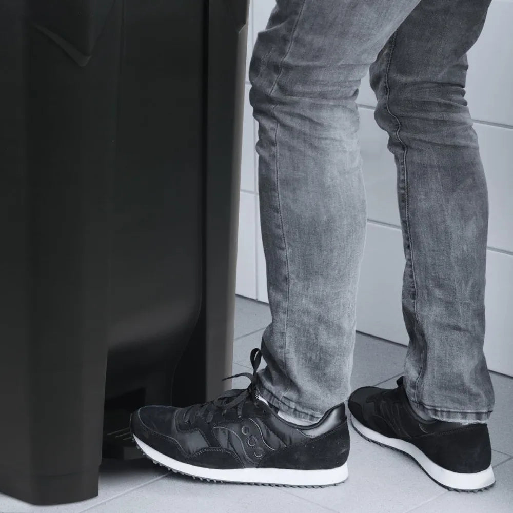 27 Gallon Step-On Trash Can/Container, Black Plastic Dustbin with Lid and Foot Pedal, Hands-Free Disposal