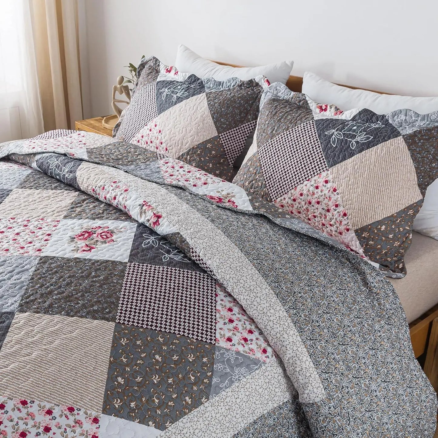 Oversized King Quilt Set 120x120-3 Pcs, All-Season Lightweight Bed Cover, Grey Reversible Design